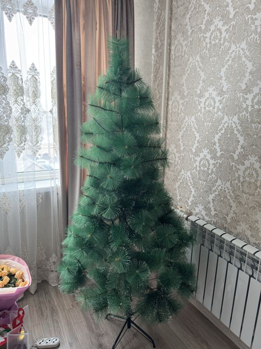 Ёлка 190-2м в идеальном состоянии