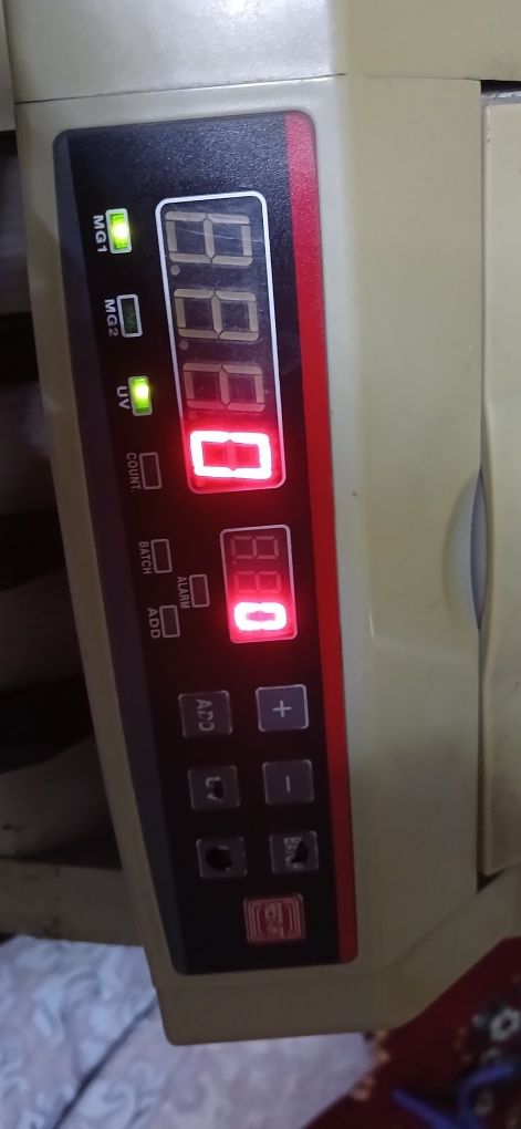 Pul saniydigan moshinka sotiladi.