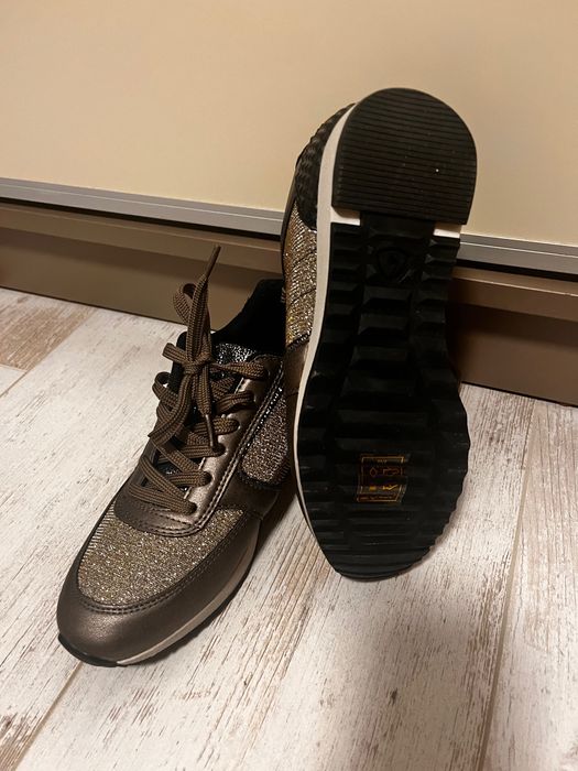 Дамски обувки за тесен крак