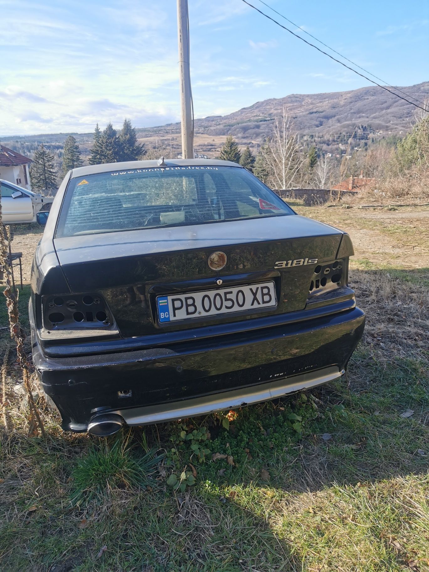 Продавам части за BMW 318i