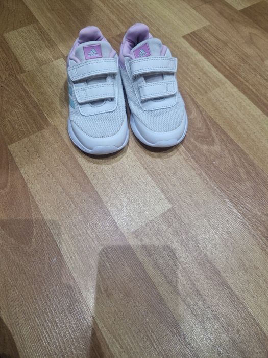 Adidasi Adidas masura 24 la doar 35 lei