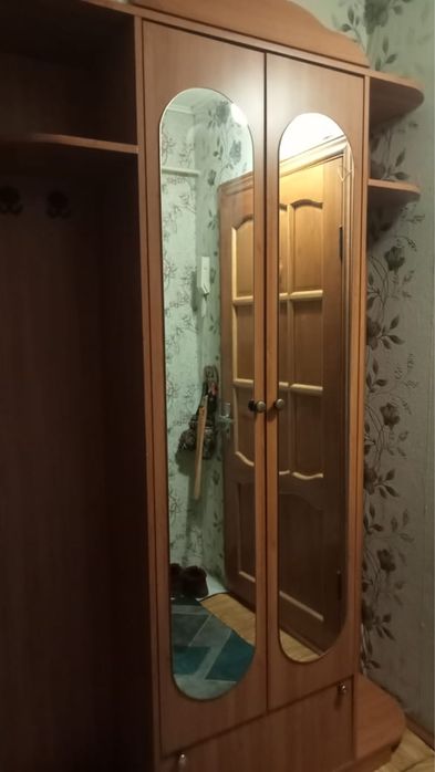 Продам шкаф в прихожую