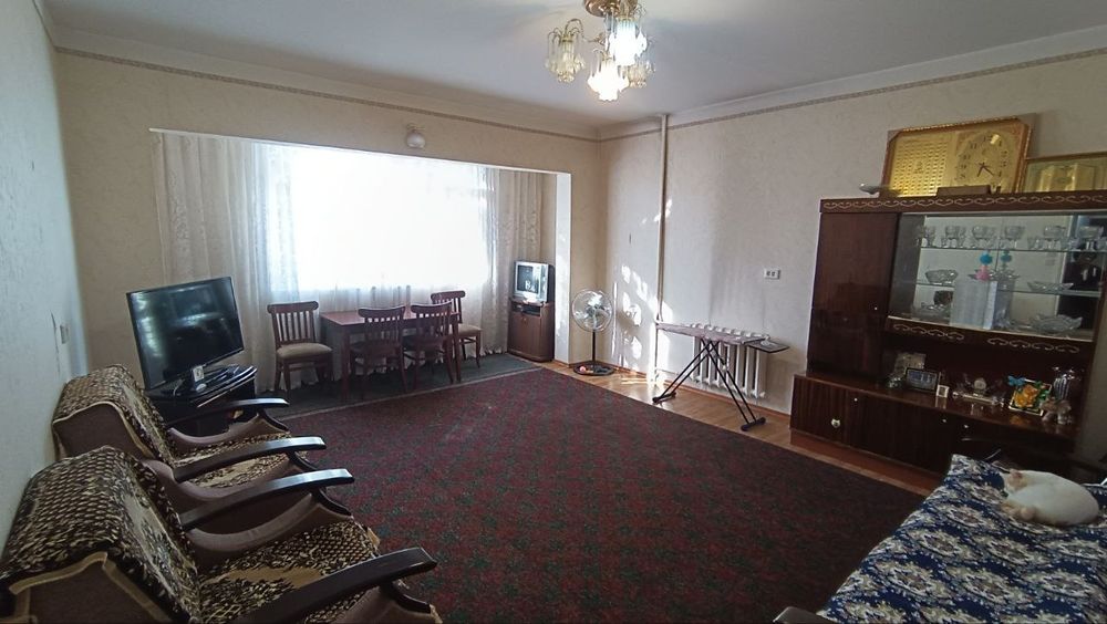 Юнусабад 6 квартал. Продается квартира 4/2/4