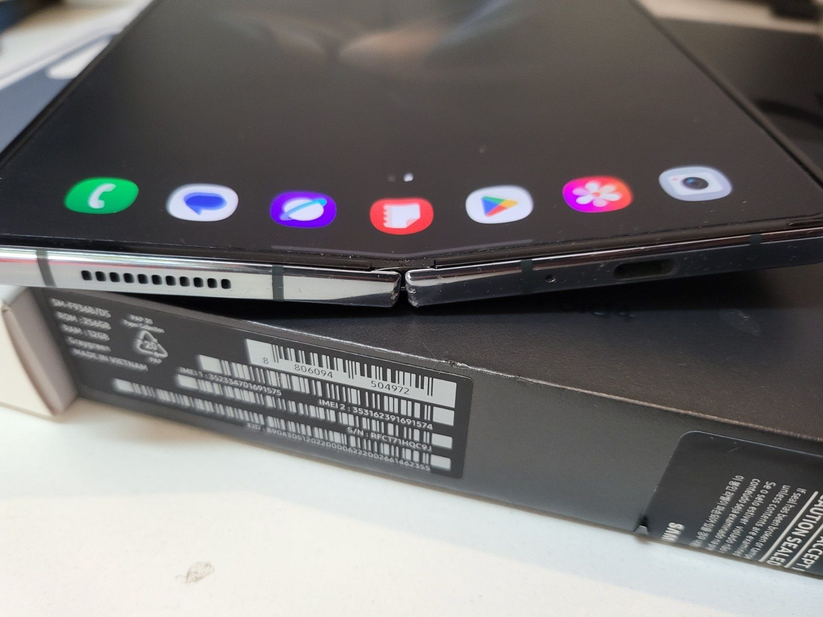 Samsung z fold 4