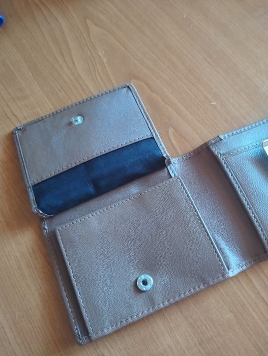 Vând portofel nou din piele naturală