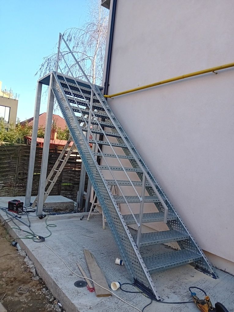Scara metalica zincata 4mm grosime noi