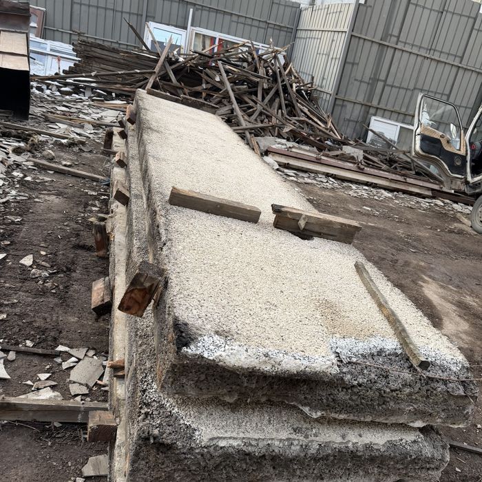 Продам плита стеновой в хорошем состоянии 100шт