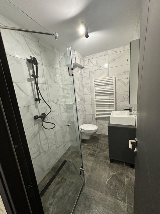 Ofer apartament spre inchiriere