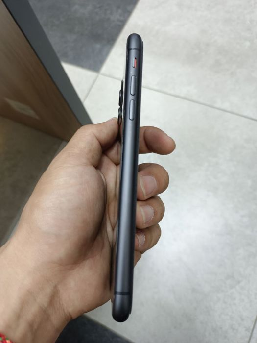 iPhone 11 black 128gb