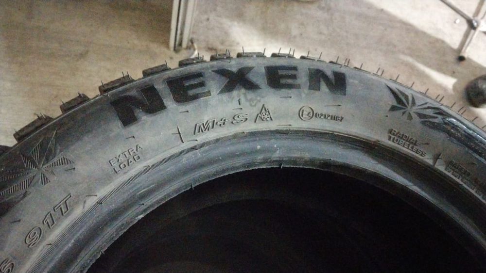 Покришка шины. Зимнии