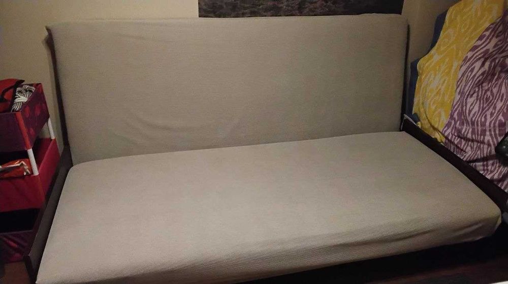 Диван раскладной ( два матраса с чехлами)
