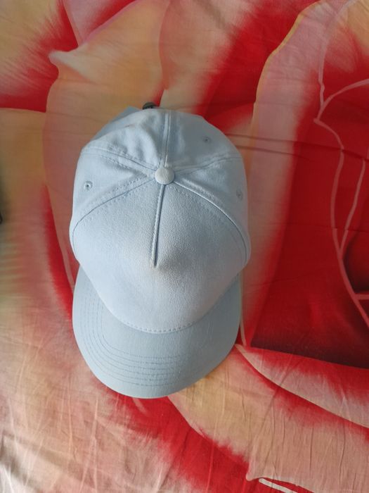 Срочно. Качественная,голубая бейсболка для мужчин и женщин.Южная Корея