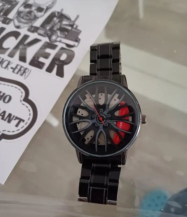 Ceas bărbați model deosebit, curea din metal + accesoriu reglaj curea