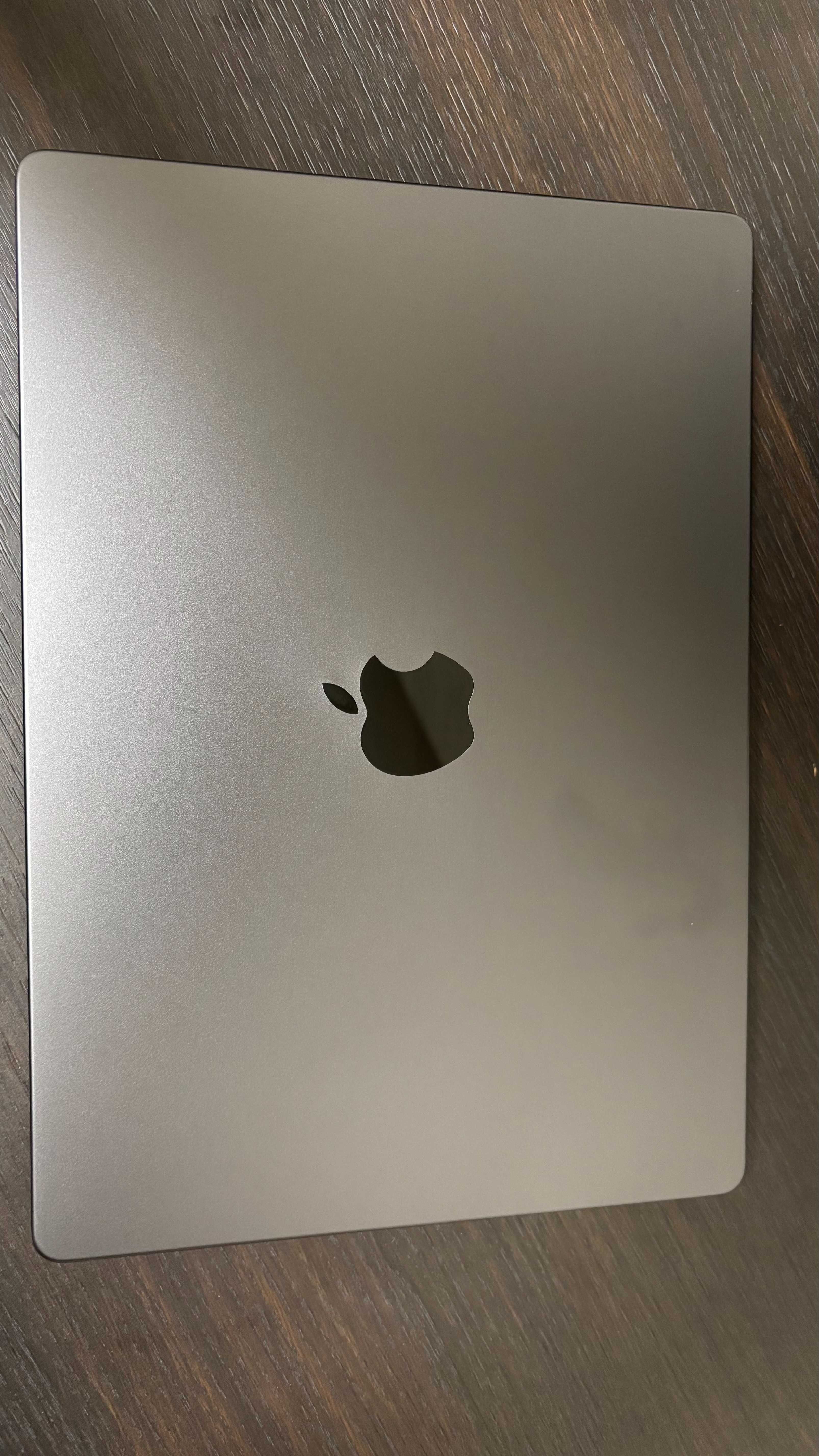 Macbook M3 Pro with 11-core CPU & 14-core GPU, 18GB memory, 512GB SSD — миниатюра 1