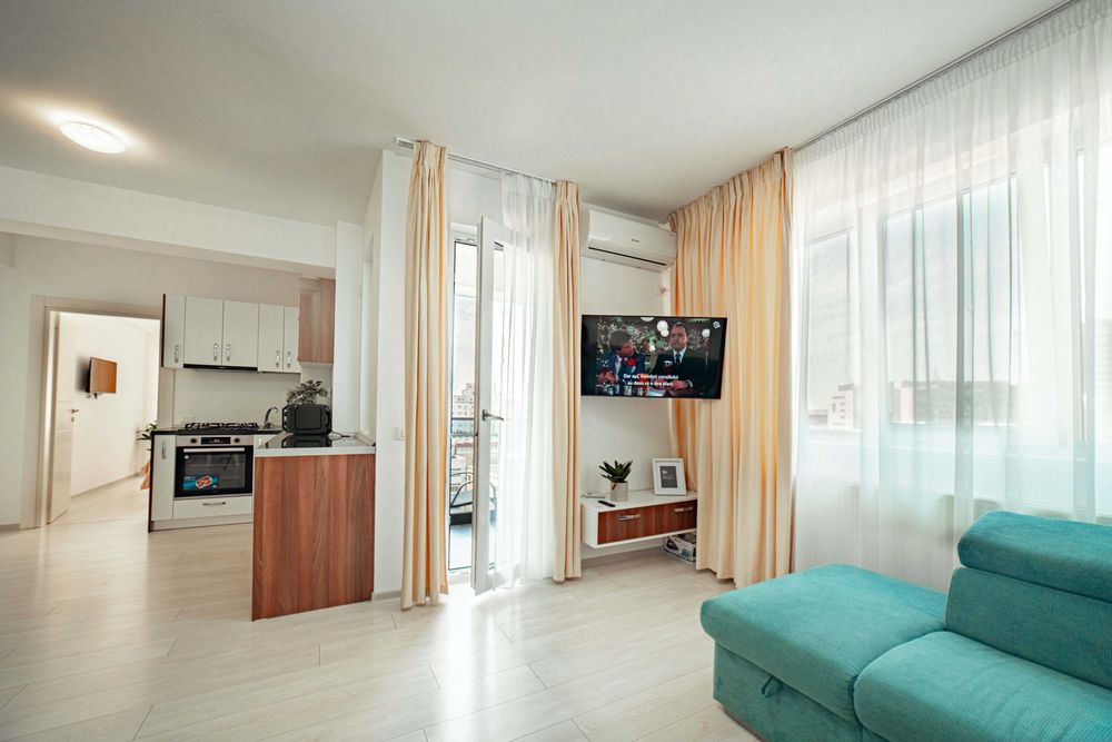 Coresi Mall / Old Town Centre / Apartamente si Garsoniere 1-2-3