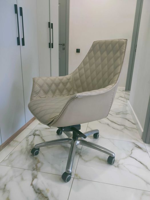 Кожаные кресла итальянского производства