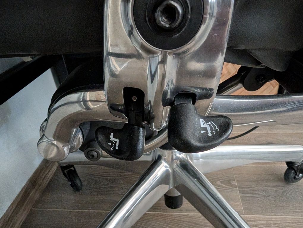 Herman Miller Aeron Classic // Размер C // Като Нов