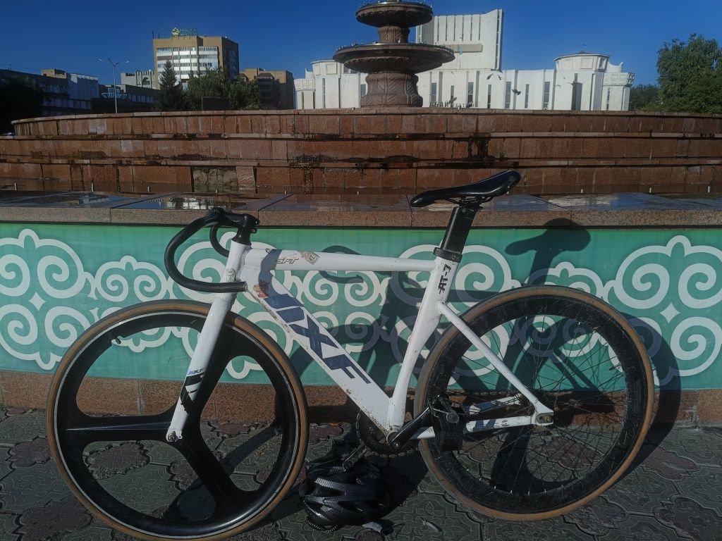 Fixed gear jifx at7