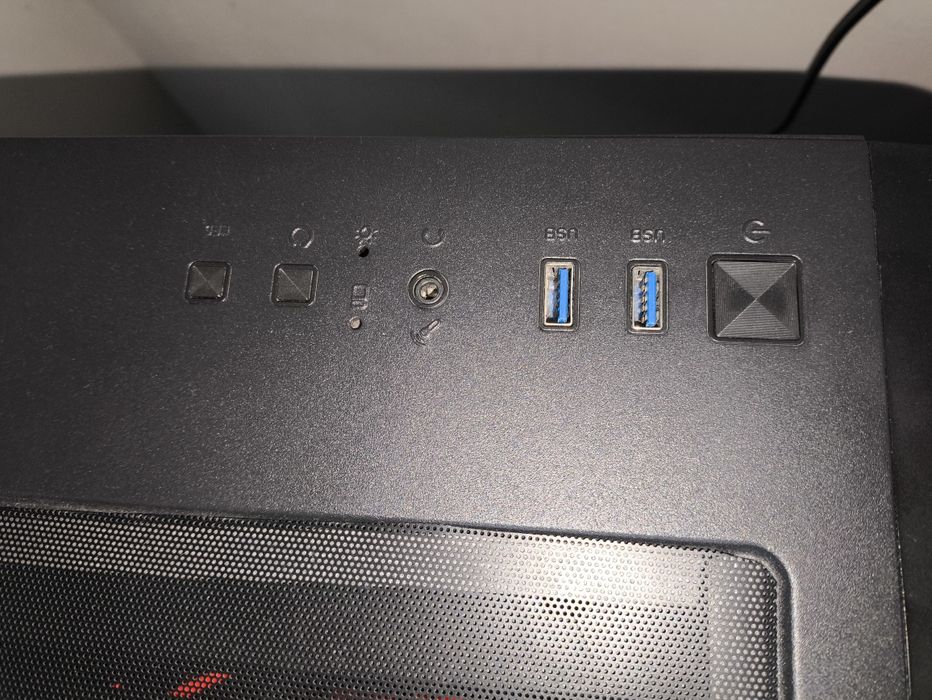 Sistem Calculator Gaming Ryzen 7 7800X3D, RTX 4070, 32GB RAM, 2TB M.2