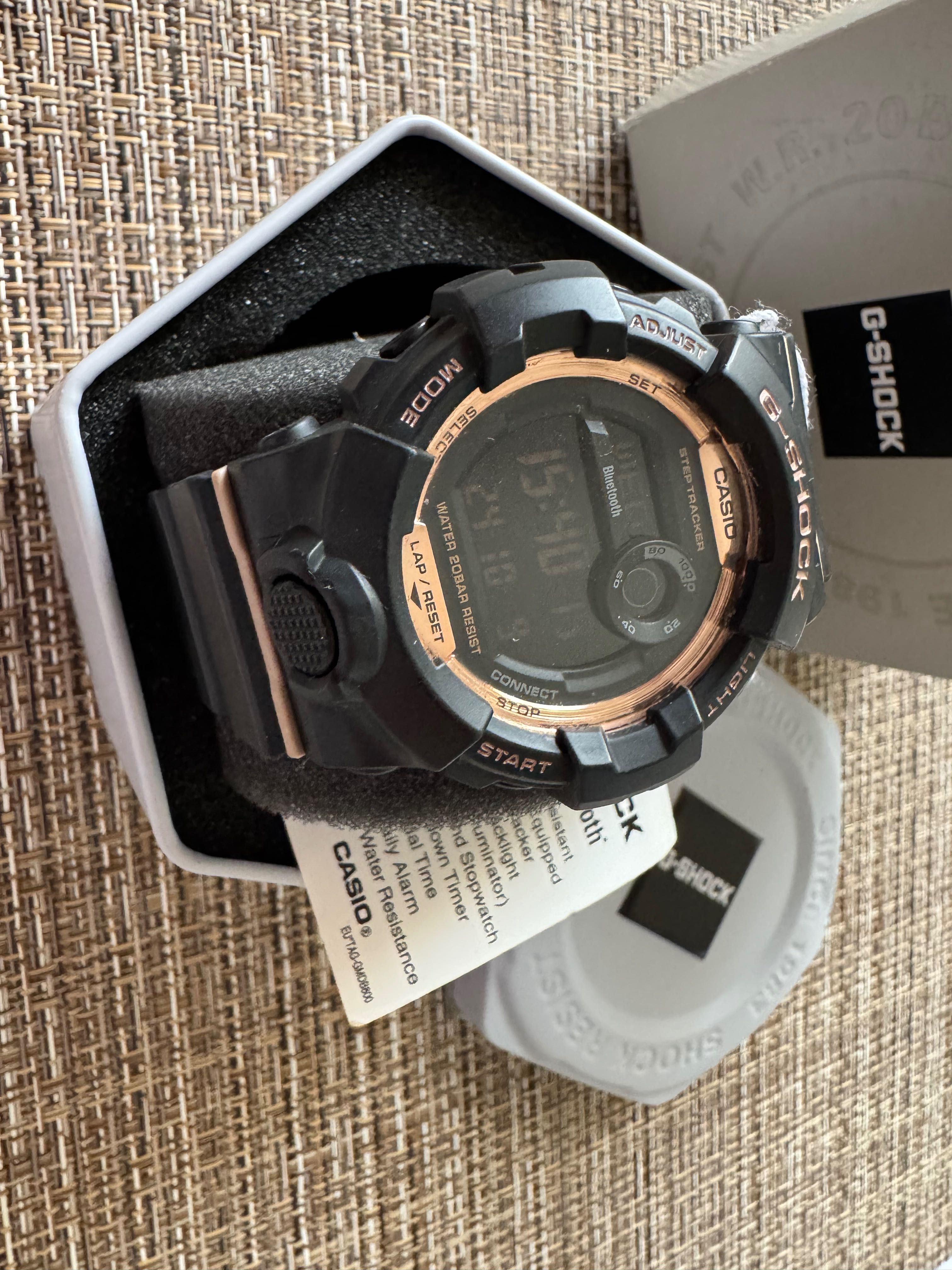 часовник casio G-SHOCK G-SQUAD GMD-B800-1ER