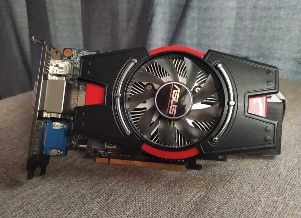 Calculator gaming I3, SSD NOU, 500GB HDD, 8 Gb RAM, GT 640 128 biți
