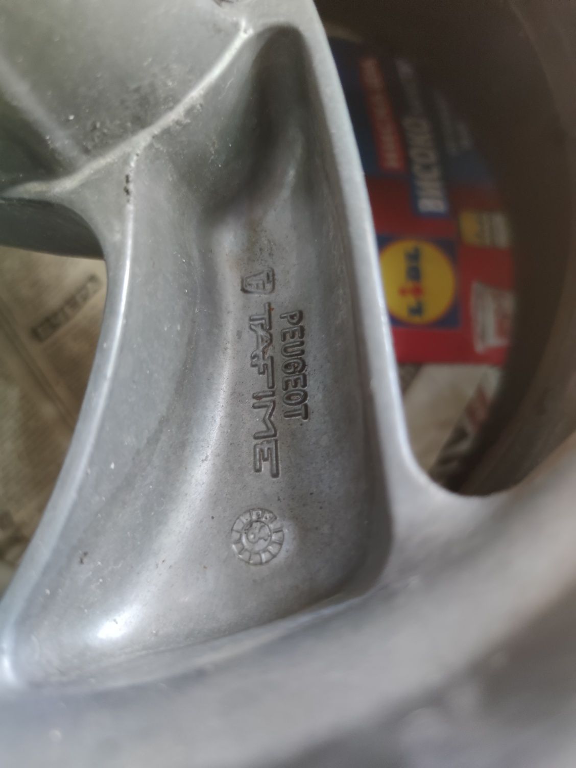 Джанта 12" за скутер peugeot elyseo 125cc 1999