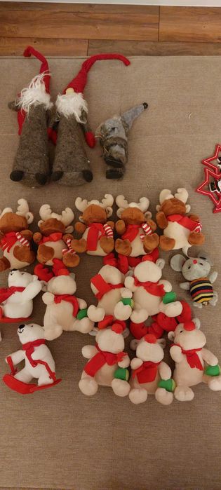 Коледни играчки и украса