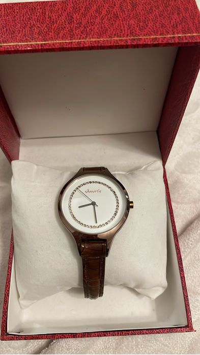 Женские часы Assortie