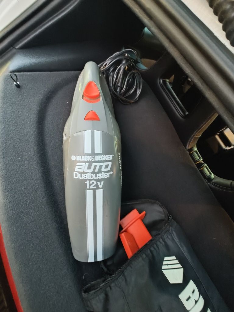 Aspirator auto Black and Deker