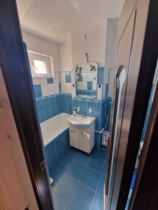 Proprietar vand apartament Micro 14