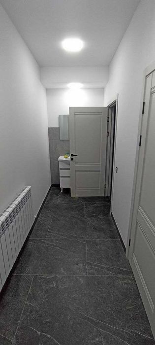 Аренда под офис, склад, цокольный этаж, 250 кв.м. "Лабзак"!