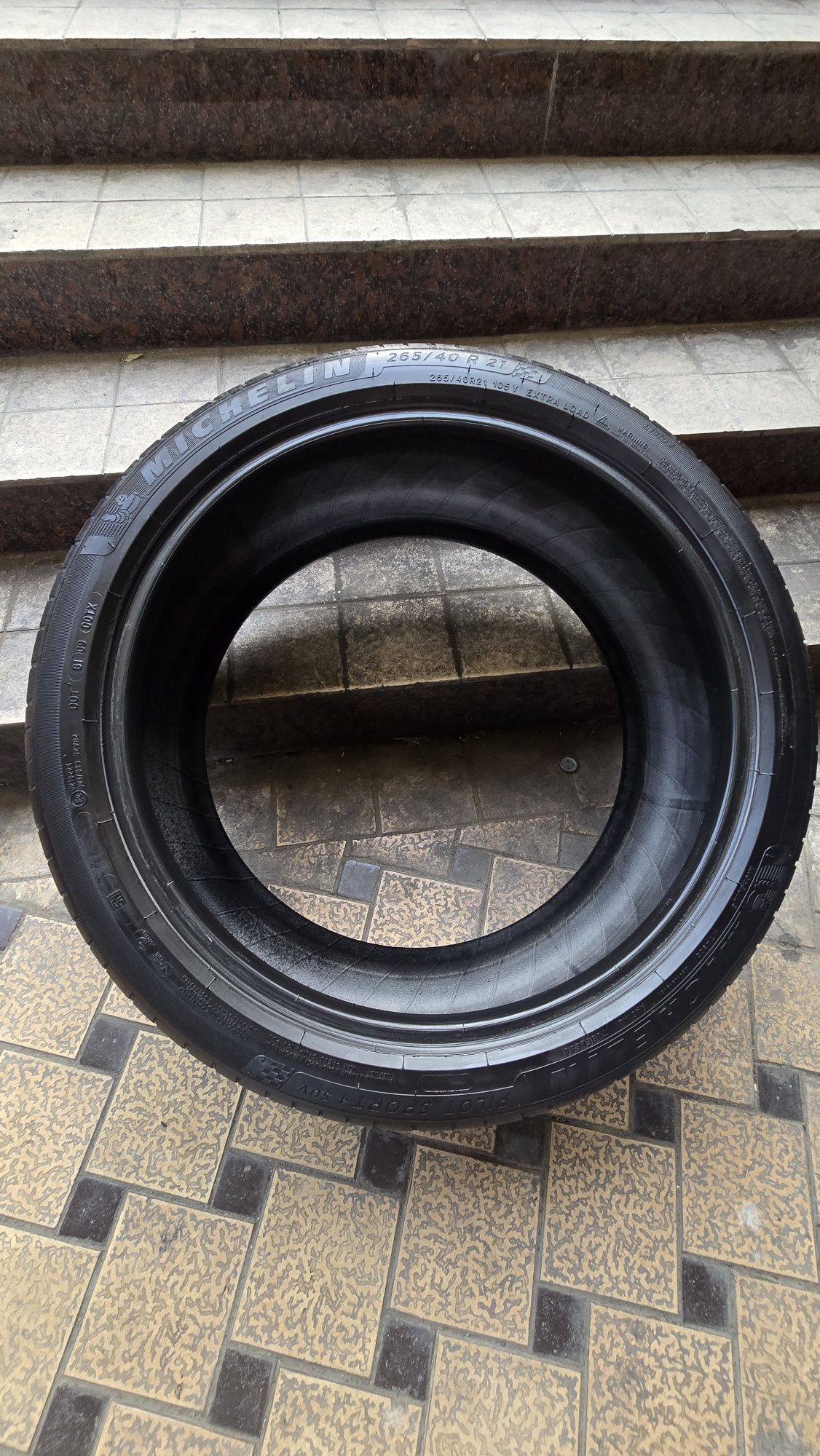 265/40/R21 Michelin