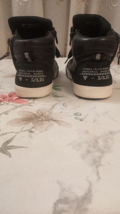 Спортивные ботинки б/у