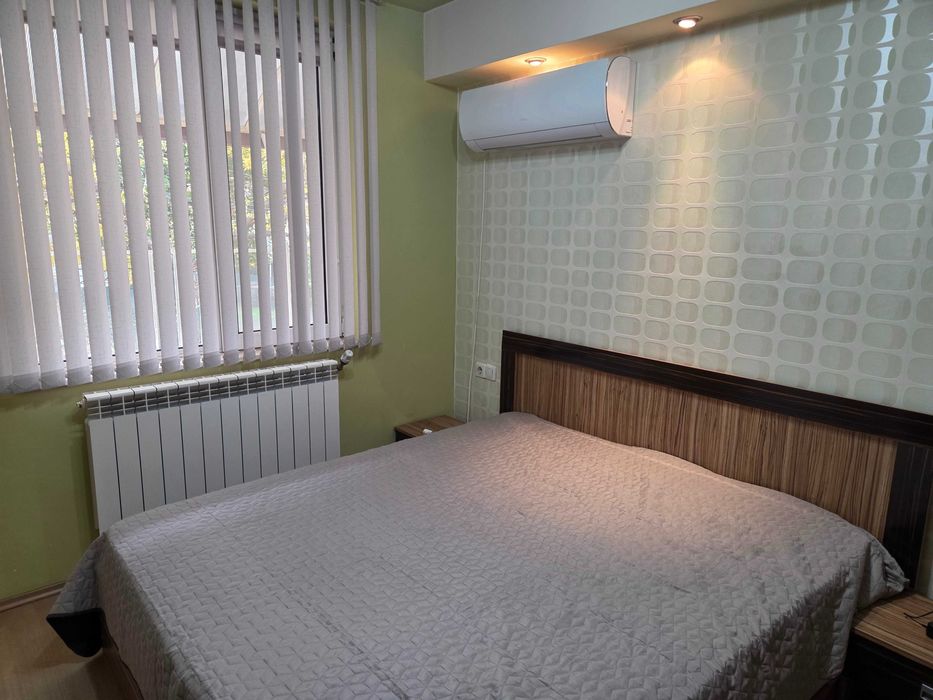 Продава се Тристаен апартамент в Плевен, Идеален център - 82 кв.м за 2244 €/кв.м - Снимка #9