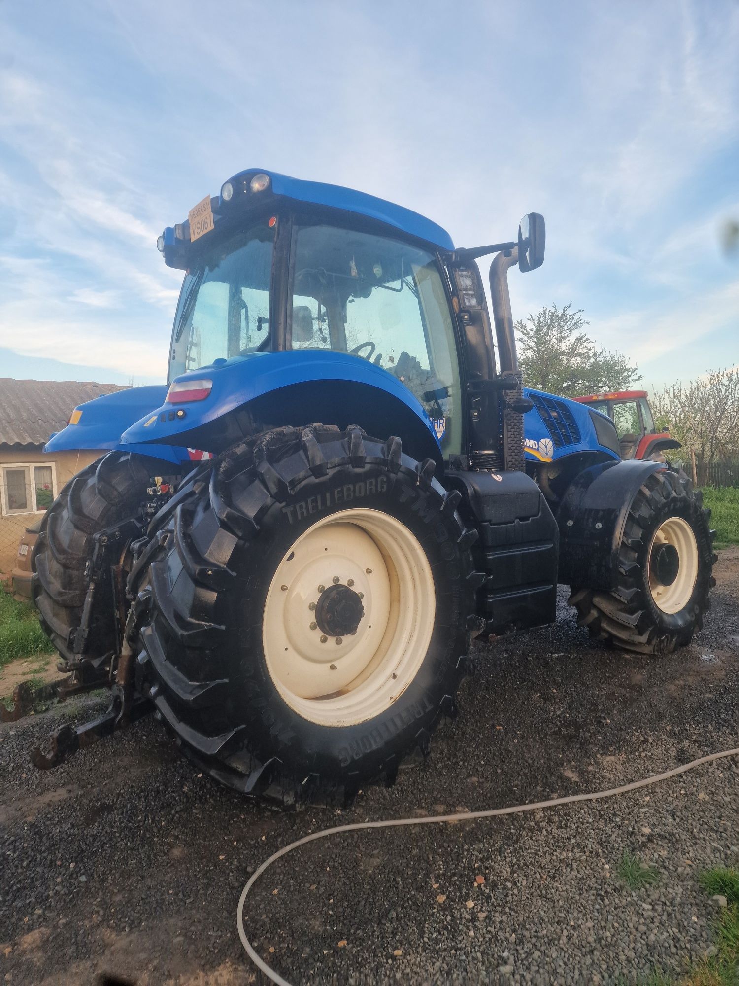 New holland t8 360