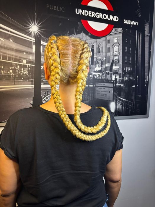 Codițe afro și spicuri