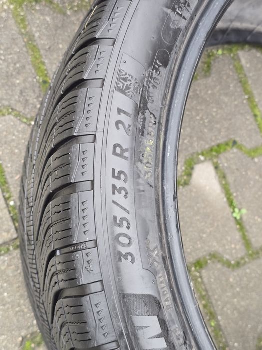 305 35 21 Michelin