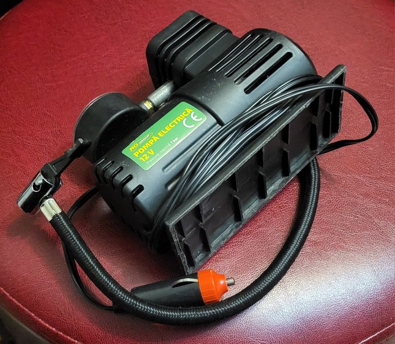 Vând minicompresor auto