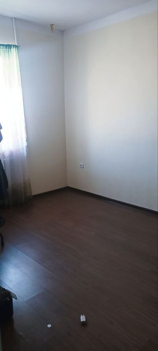 Loyish shaxarchasi Zarafshon ko'chasida 2 sotixli 3 xonali uy sotiladi