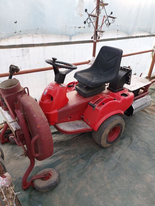Vind tractoraș de tuns gazon