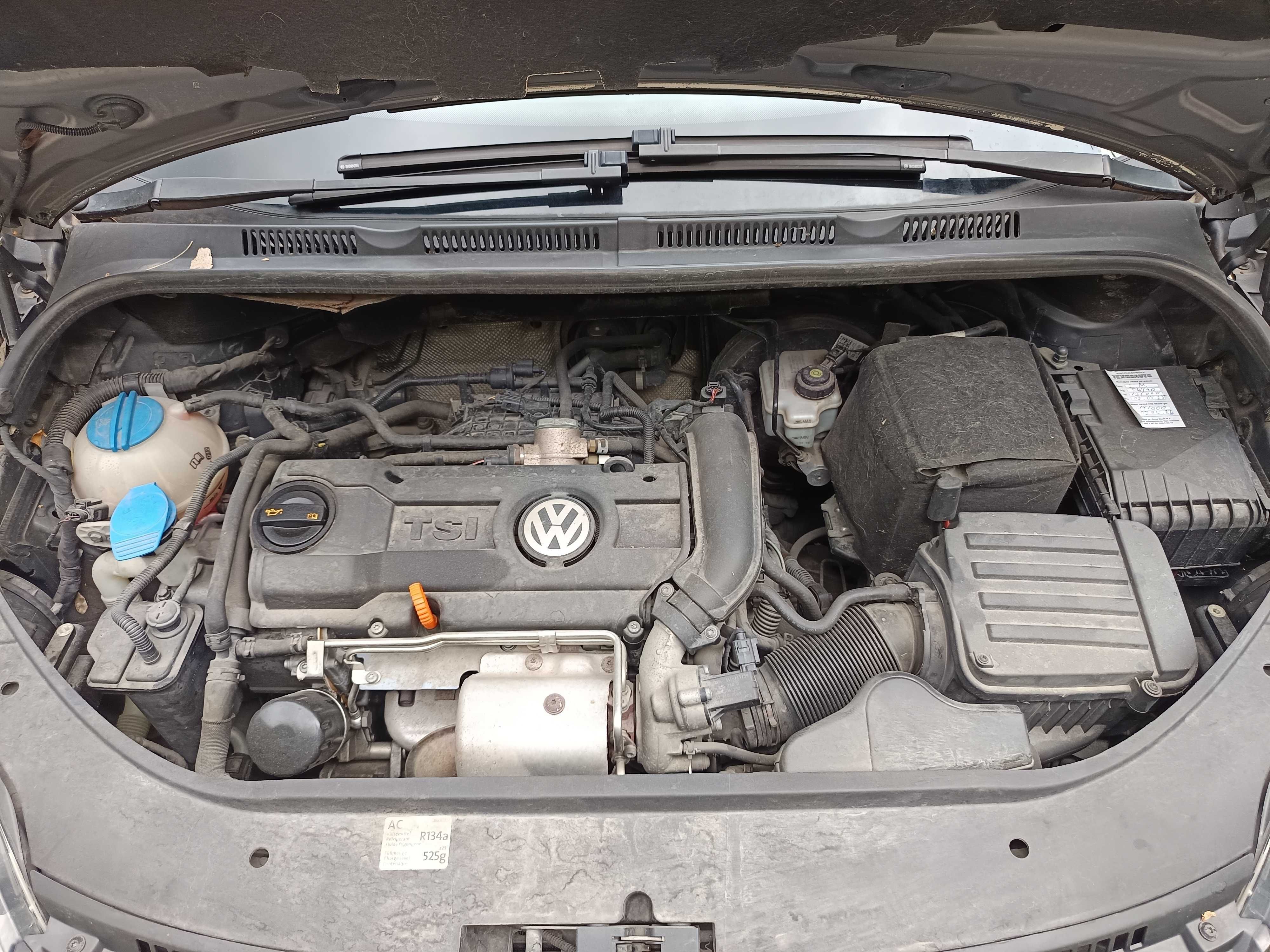 Лек автомобил Volkswagen Golf +
