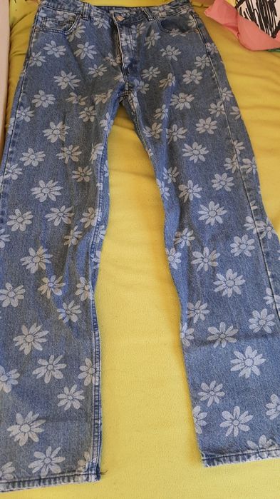 Дамски дънки на цветя -размер 40