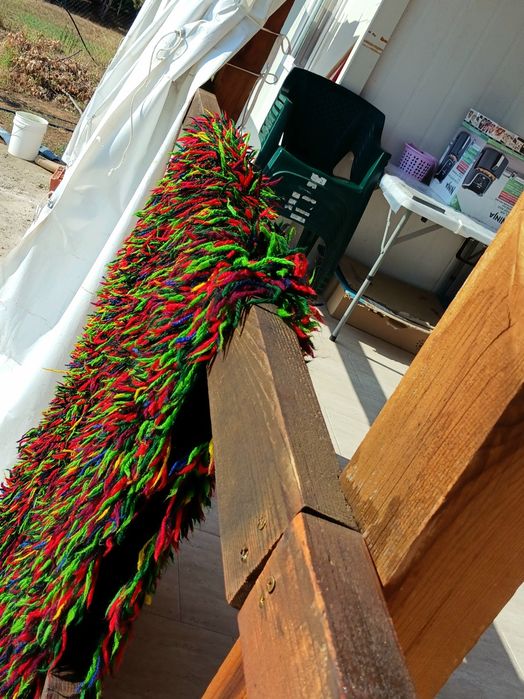 Продавам 4броя нови, ръчно тъкани, вълнени китеници