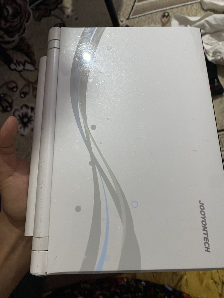 noutbook sotiladi