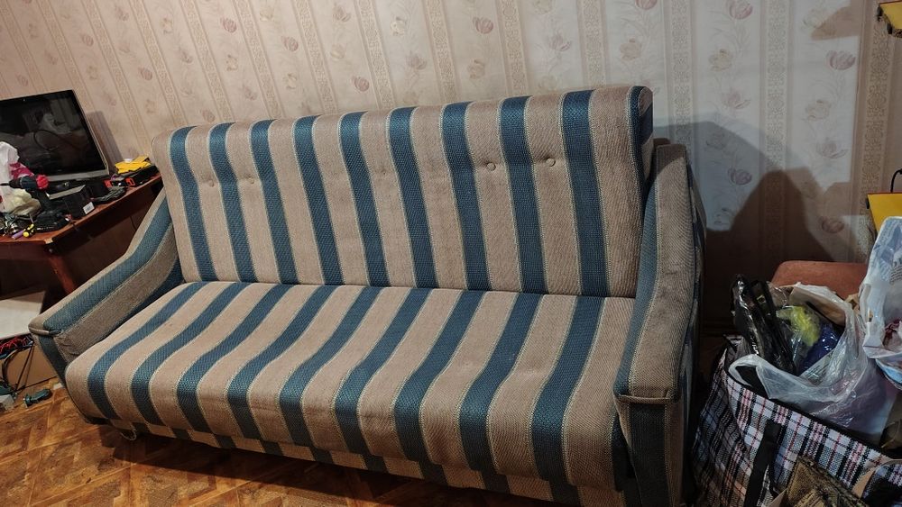 Продаем диван и 2 кресла