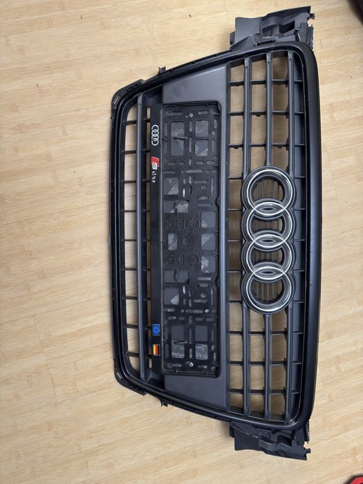 Grila centrala Audi A4 B8