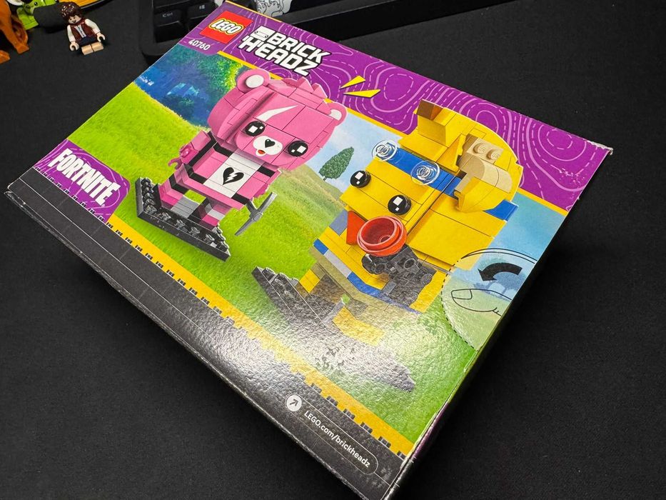 LEGO® Fortnite® Adventure Peely și Cuddle Team Leader (40760) sigilat