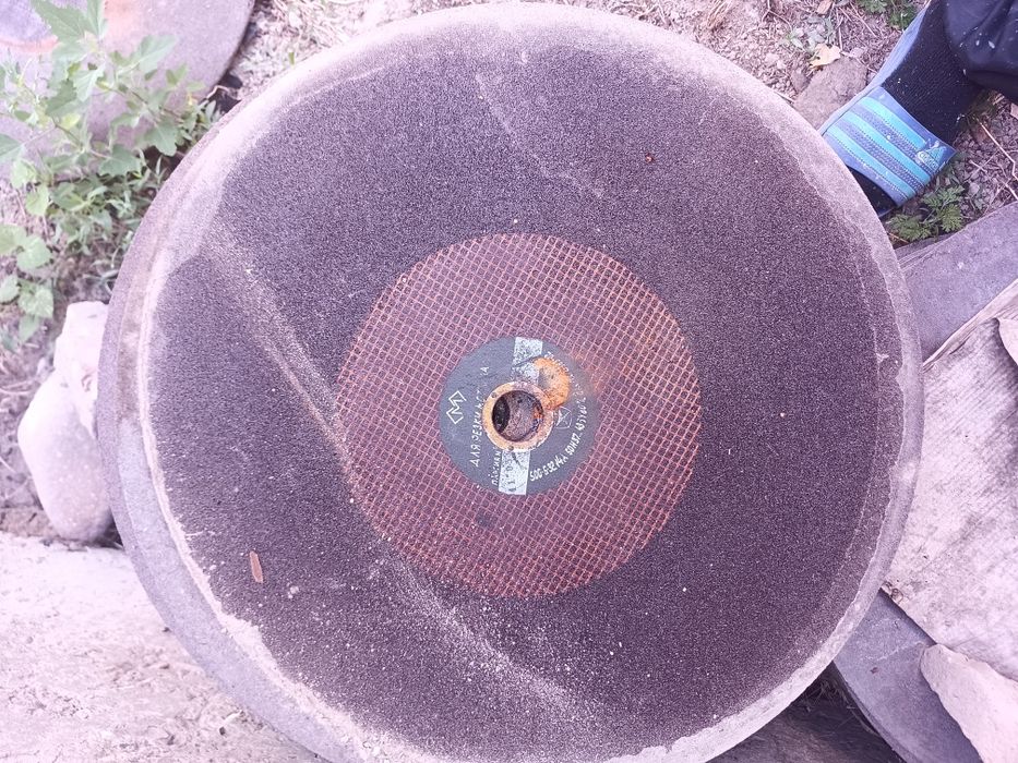 Продаётся диск для резки металла большой  500 5:32/4А больше 100 шт.