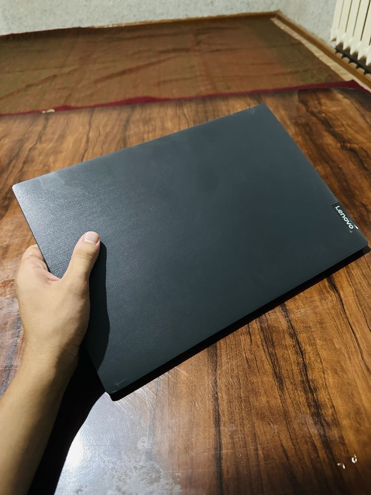 Lenovo noutbuk holati yaxshi core i3 aybi yuq narxi arzon