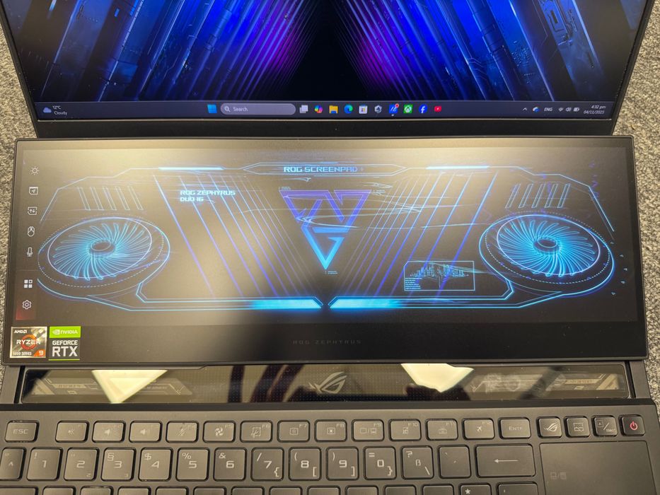 Asus ROG Zephyrus Duo 16  GX650